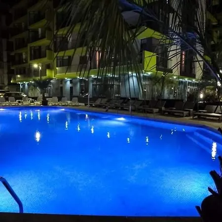 Apartment Teed Pool & By Alezzi