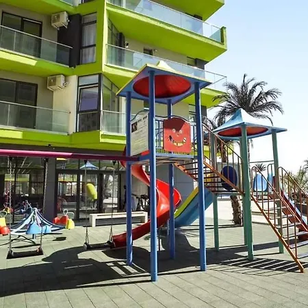 Apartment Teed Pool & By Alezzi